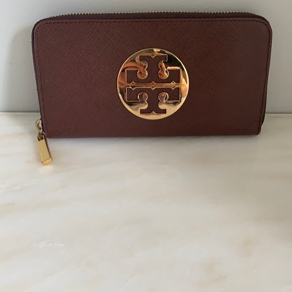 Authentic Tory Burch Brown wallet. - Picture 1 of 10